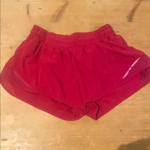 Lululemon hotty hot shorts 2.5 inch